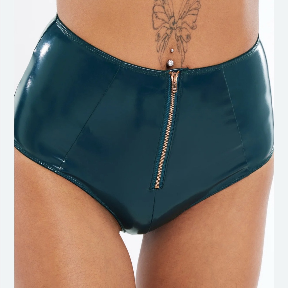 NWT Savage x Fenty Vinny Booty Short - Picture 6 of 7
